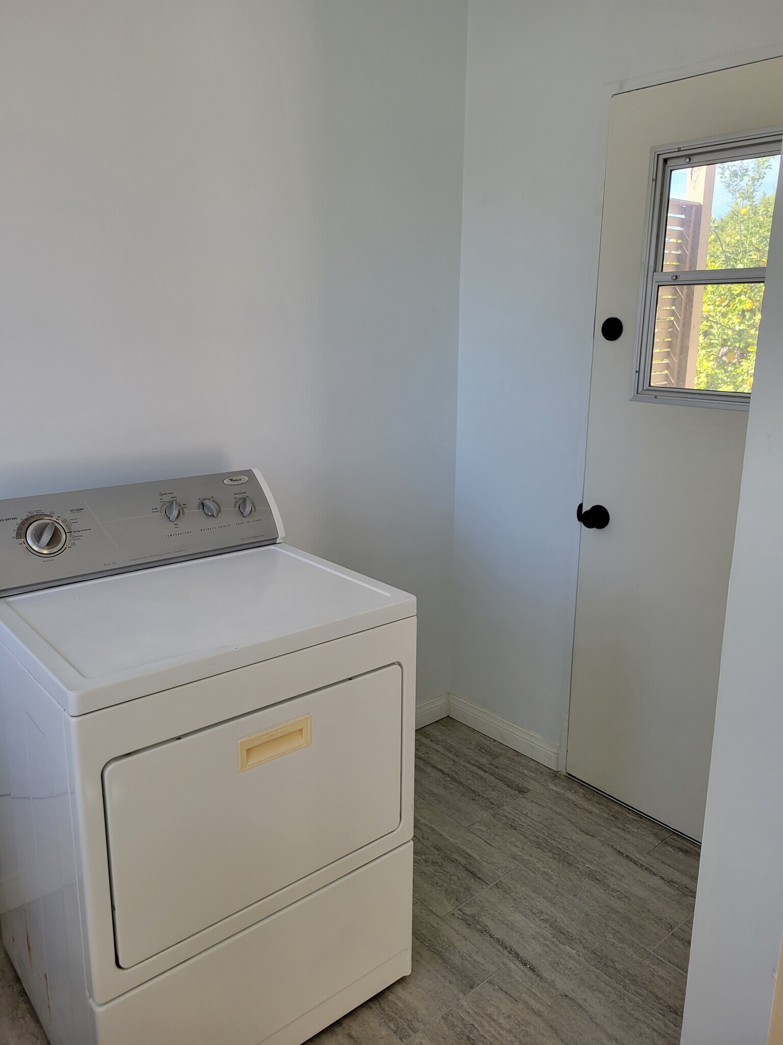 DRYER - 2416 Flower St