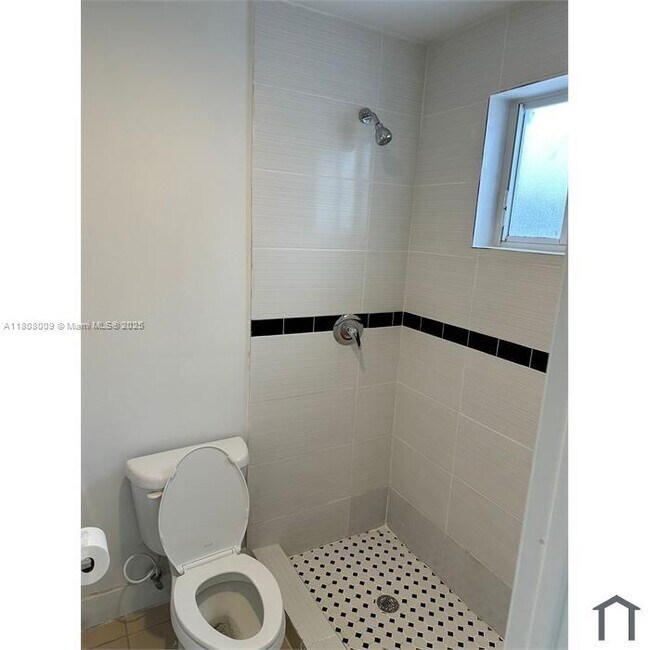 Building Photo - 1136 NW 55th St