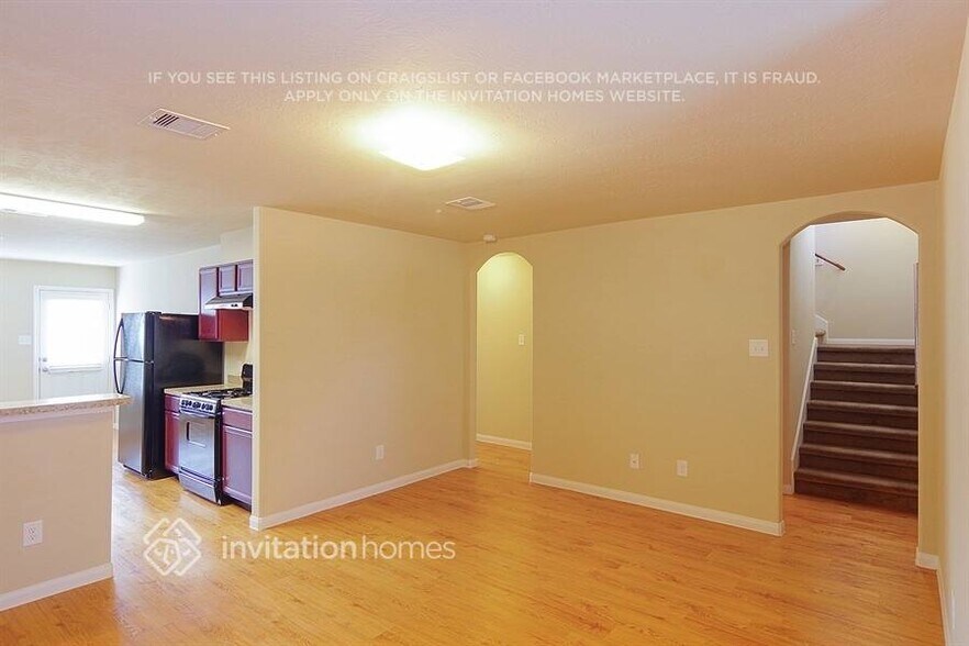 Building Photo - 18811 Dennington Dr