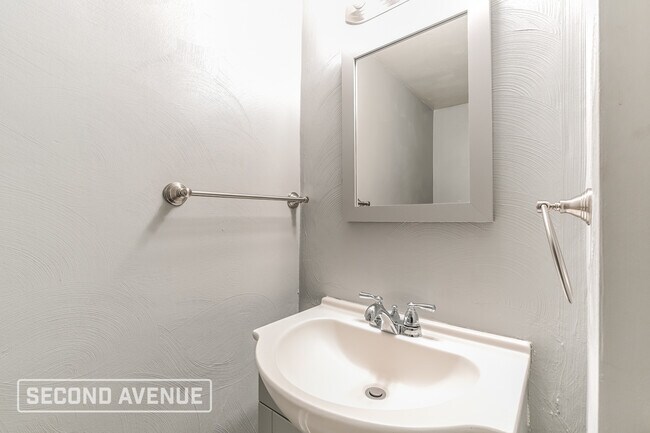 Building Photo - 219 Garden City Dr