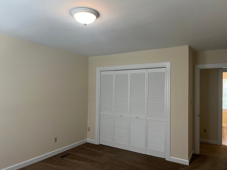 Building Photo - 2505 Saint Christopher Cir SW