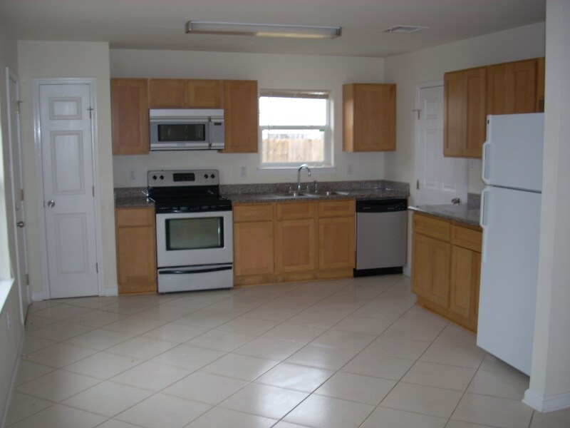 Building Photo - 3823 Jupiter Dr