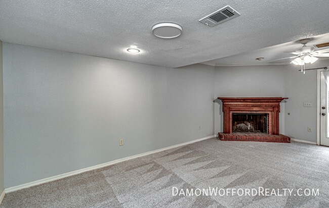 Building Photo - 1435 Roxbury Ct