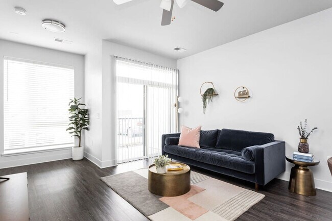 Building Photo - 8510 Westfield Blvd