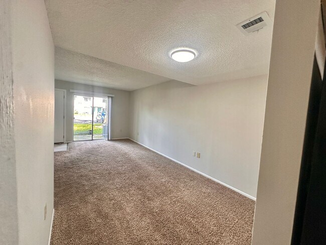 Building Photo - $1,225 |1 bedroom 1.5 bath town home style...