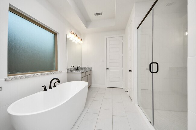 Building Photo - 20926 White Rock Crk Dr