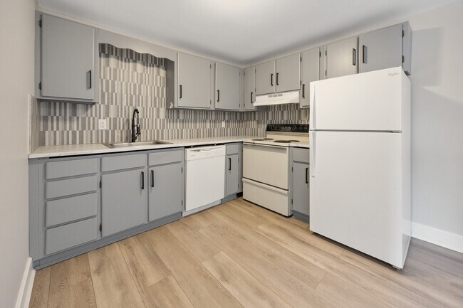 Building Photo - 15 Kimberly Ln