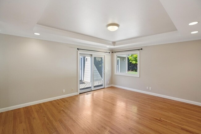 Building Photo - Spacious Home with Detached 1 bed 1 bath ADU in Los Altos!