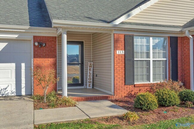 Building Photo - 113 Delta Pine Dr