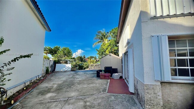 Building Photo - 15321 SW 59th St