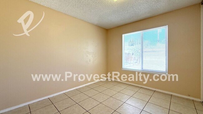 Building Photo - 16352 Vine St