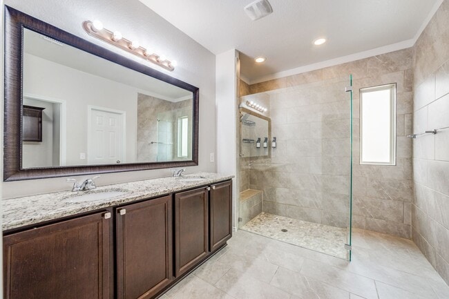 Building Photo - UPDATED SINGLE-STORY HOME IN WOLF CREEK SUBDIVISION