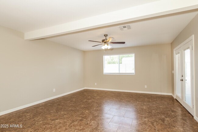 Building Photo - 6410 W Sandra Terrace