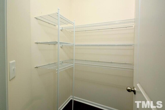 Building Photo - 1108 Finch Ct
