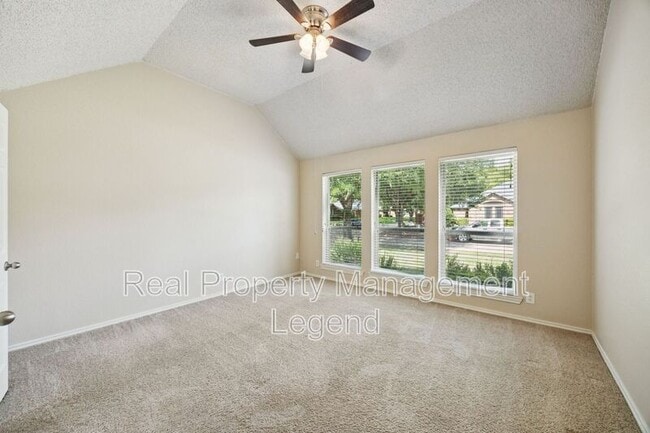 Building Photo - 817 Sewell Dr