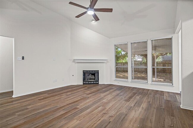 Building Photo - 1307 Laurel Glen Blvd