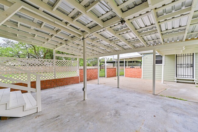 Building Photo - 5220 Krueger Dr