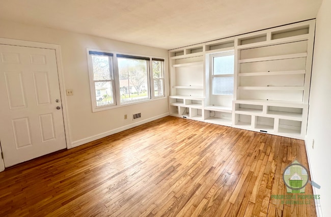 Building Photo - 107 Sycamore Dr