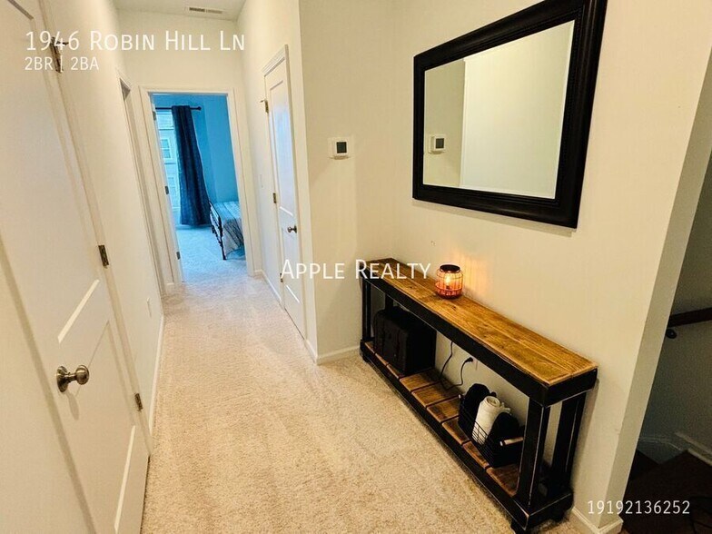 Building Photo - 1946 Robin Hill Ln