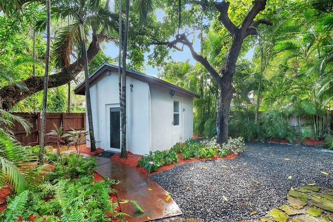 Building Photo - 2180 SW 24th St