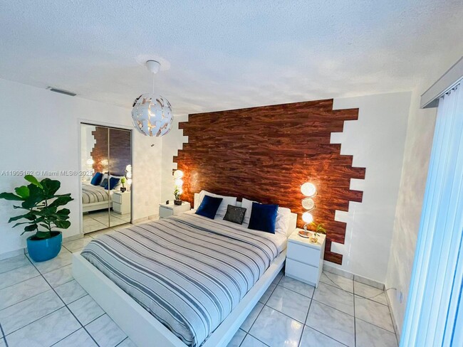 Building Photo - 12736 SW 66th St