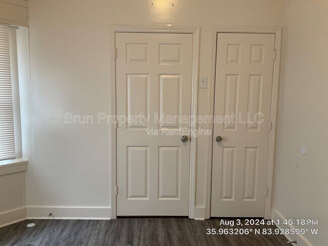 Building Photo - 1206 Forest Ave