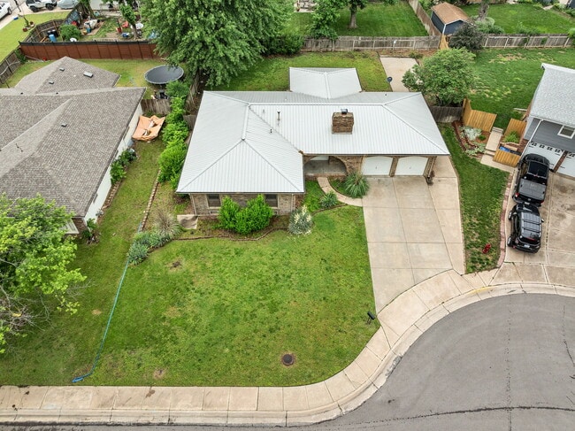 Building Photo - 1306 Brookfield Ln