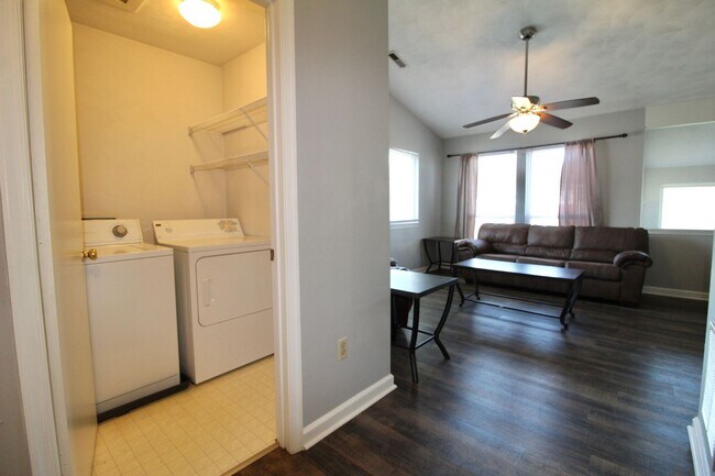Building Photo - 1462 Devon Ln