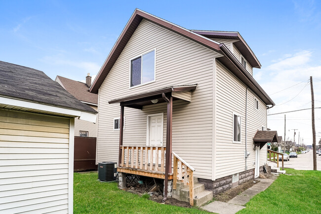 Building Photo - Comfortable 3-Bedroom Home