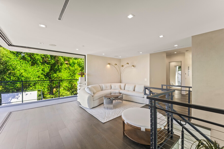 Building Photo - 3712 Broadlawn Dr