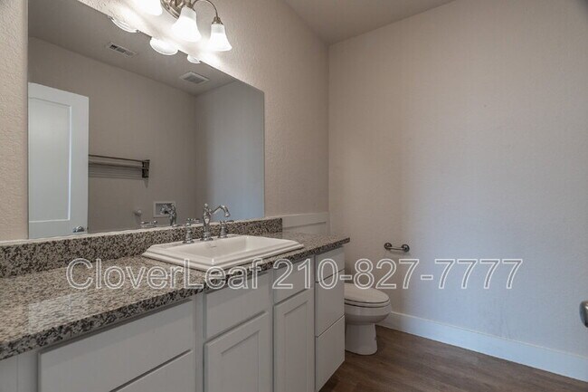 Building Photo - 272 Sapphire Dr