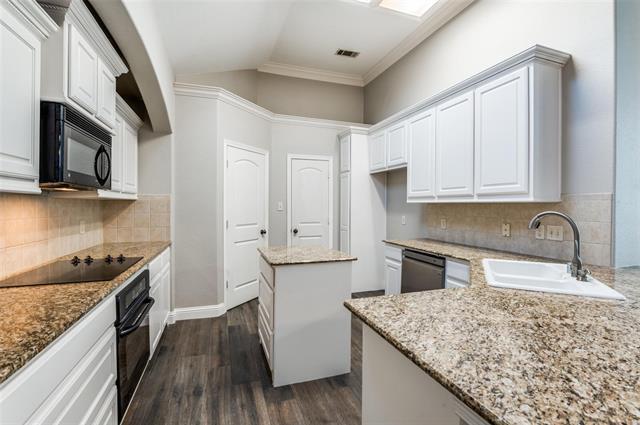 Building Photo - 3230 Adirondack Ln