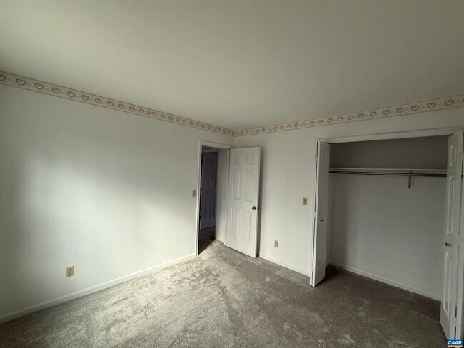 Building Photo - 1664 Redington Ln