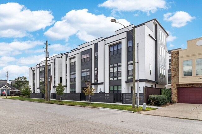 Building Photo - 1504 Ennis St