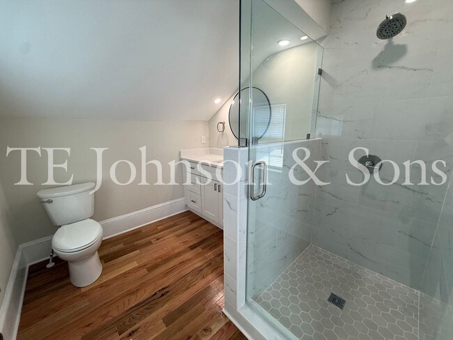 Building Photo - Updated 3BR/2BA Apartment with Quartz Counters & Modern Finishes