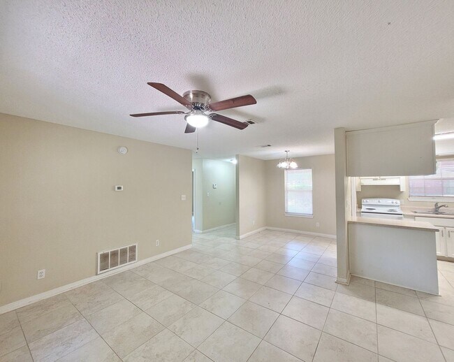 Building Photo - 6506 Colonial Dr