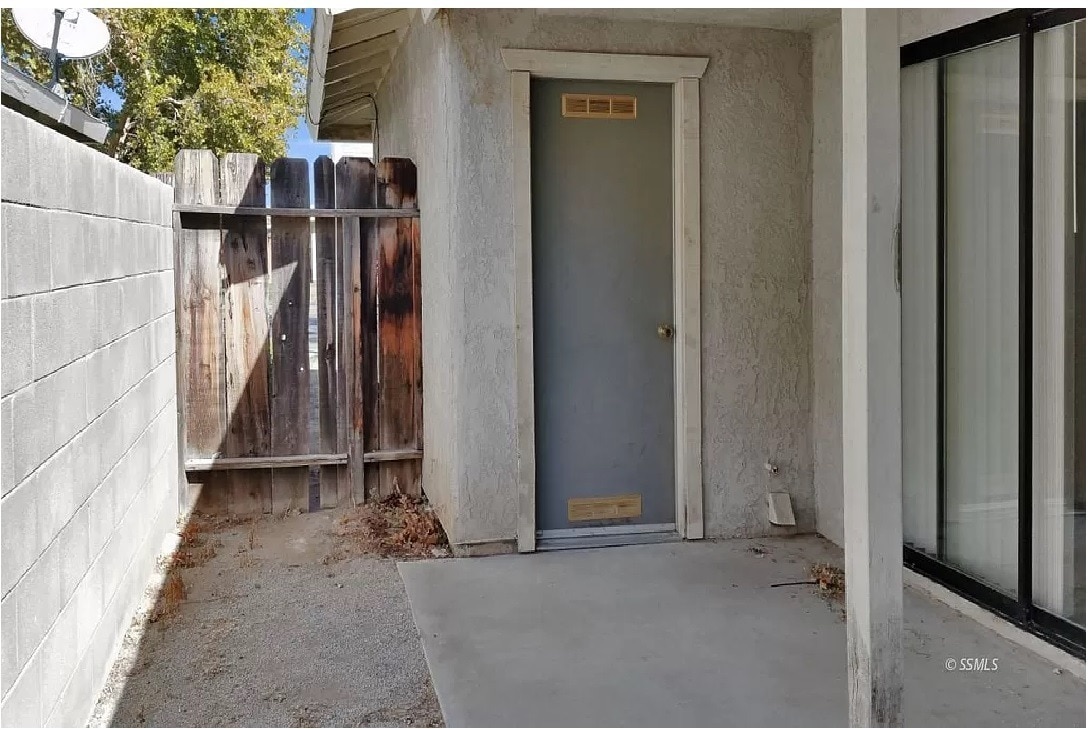 Building Photo - 605 Perdew Ave