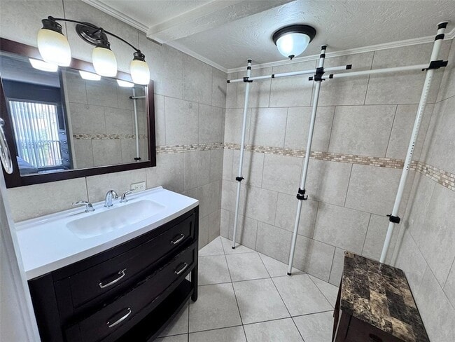 Building Photo - 2763 Woodgate Ln
