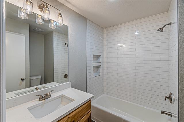 Building Photo - 1205 Navaho St