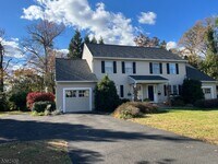 Building Photo - 8 Jane Rd