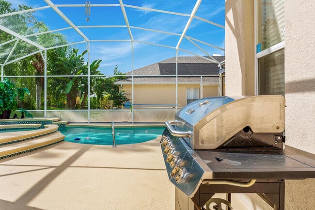 Building Photo - 412 N Hampton Dr