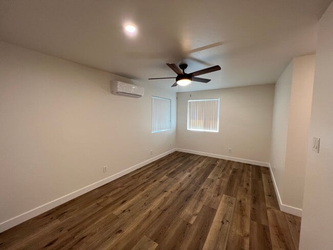 Building Photo - Spacious Remodeled 4 Bedroom/3 bath Home with Bonus Room