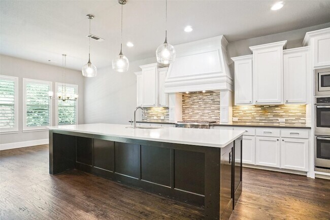 Building Photo - 830 Redstem Dr