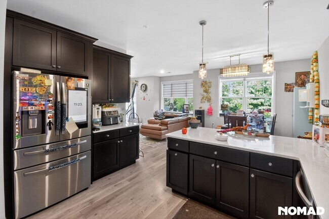 Building Photo - Spacious 3BR Condo in Highland Park
