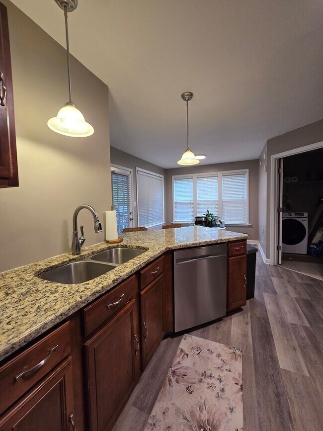 Building Photo - 135 Leggett Dr