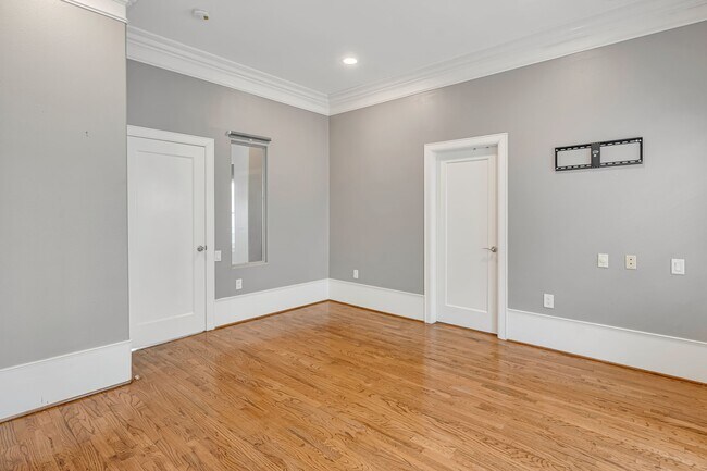 Building Photo - 1215 Rosedale St