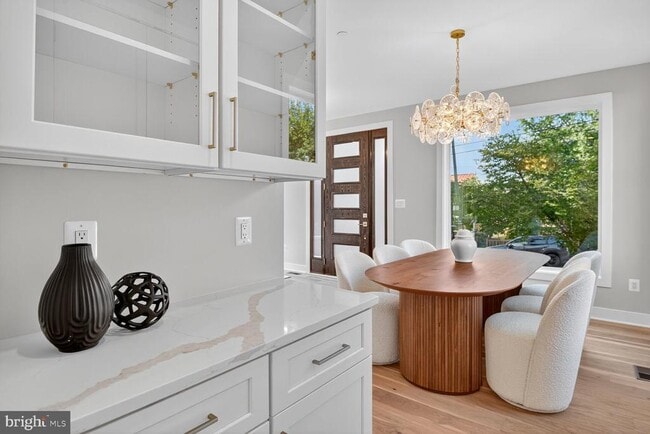 Building Photo - 5310 Cathedral Ave NW