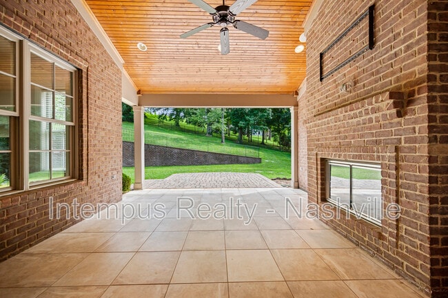 Building Photo - 7 Crooked Stick Ln