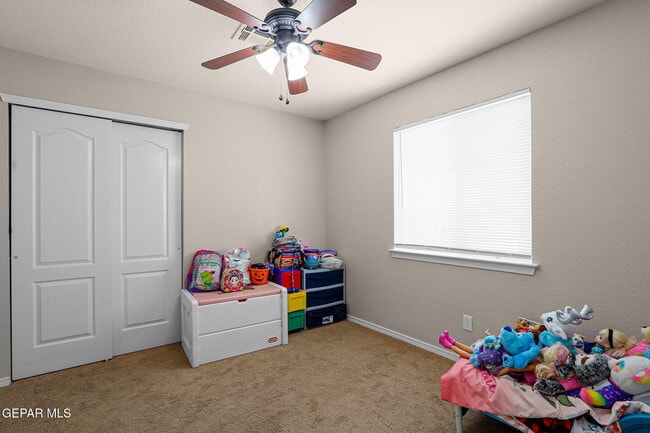 Building Photo - 2057 Shreya St