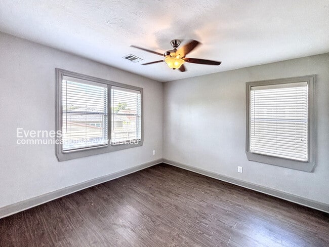 Building Photo - 3338 Blodgett St